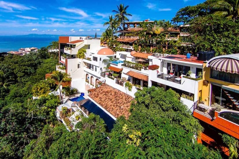 Casa Cupula LGBT Luxury Resort
