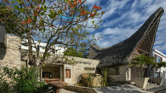 Casa del Jaguar Beach Hotel