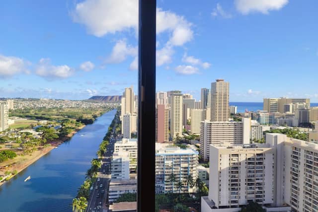 Waikiki Condo High Floor Views Beaches Convention Center — photo 3
