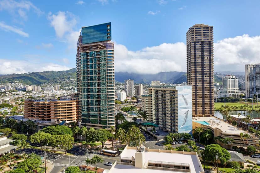 DoubleTree by Hilton Alana - Waikiki Beach
