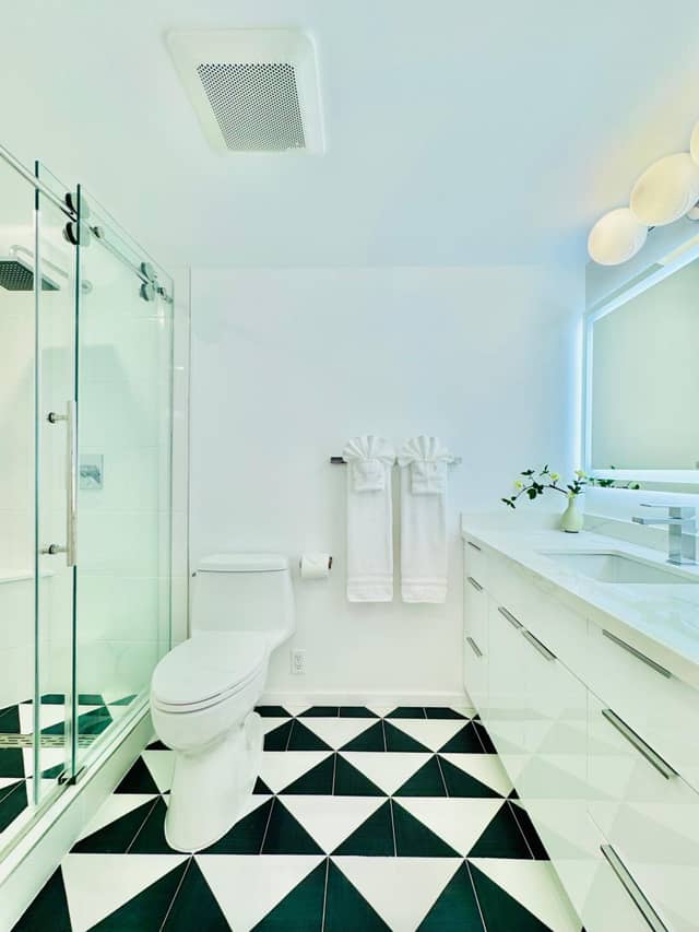 Panoramic Oceanview Resort - Full Kitchen in Each Unit, 2 Swimming Pools, Onsite Restaurants, Fireworks Every Friday — photo 4