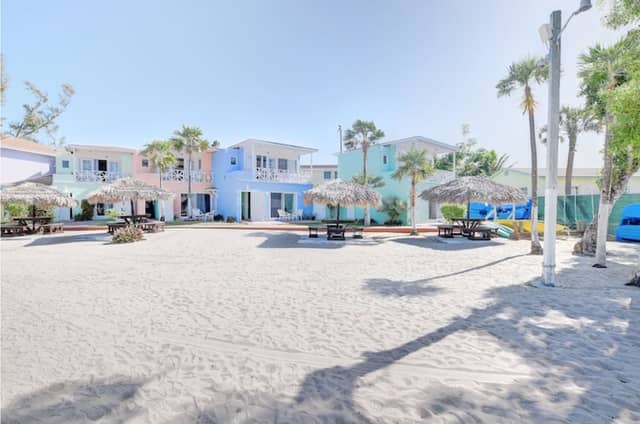 Coral Harbour Beach House And Villas